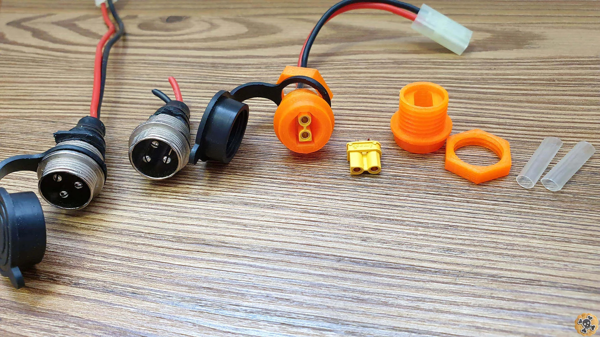 Better Chargin port for Escoot XT30 Mod instead of Dangerous Microphone port ! DIY Set
