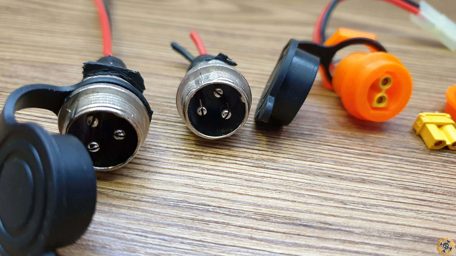 Better Chargin port for Escoot XT30 Mod instead of Dangerous Microphone port ! DIY Set - Image 3
